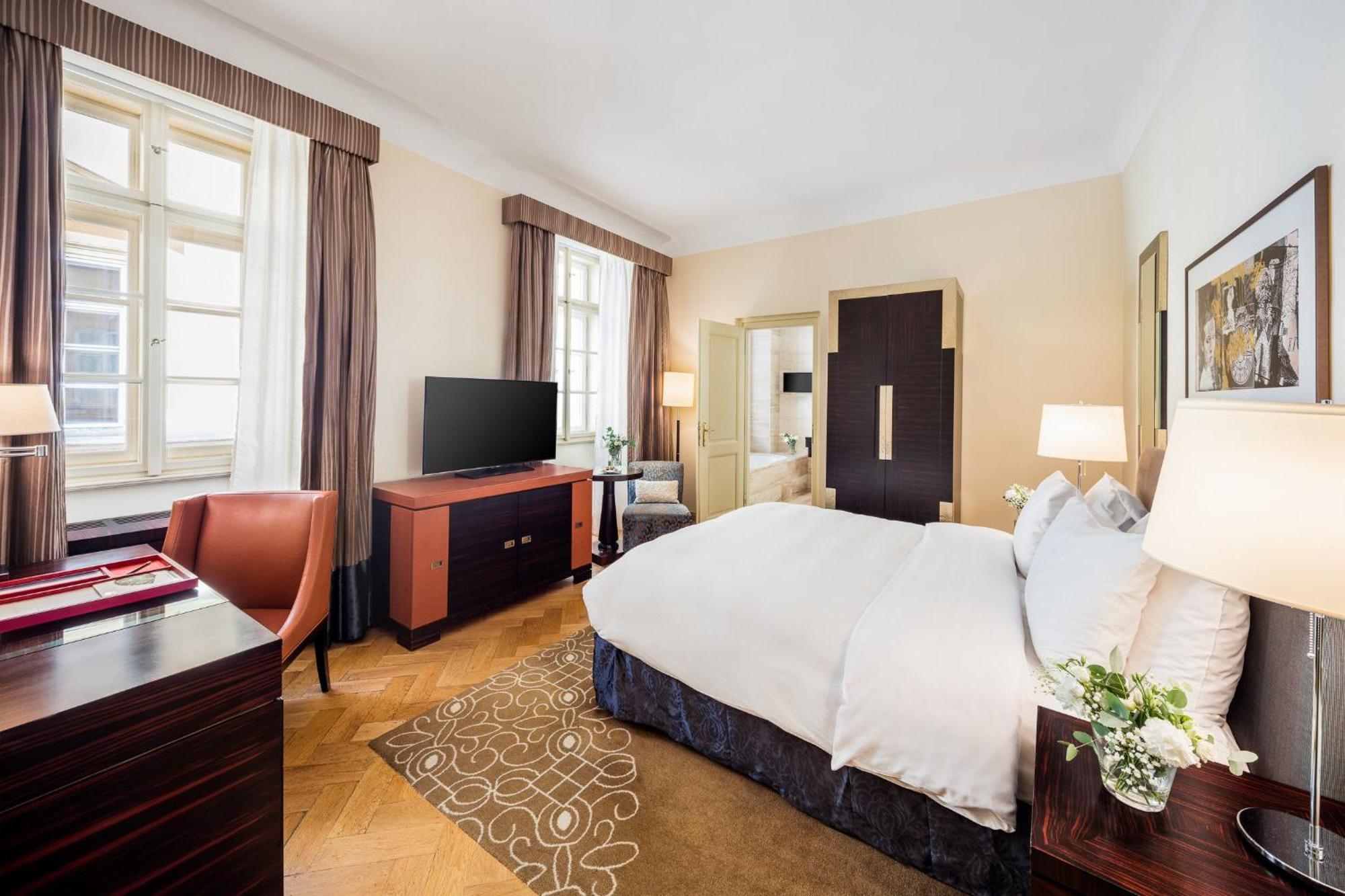 Superior King Room,1602953513:JPEG